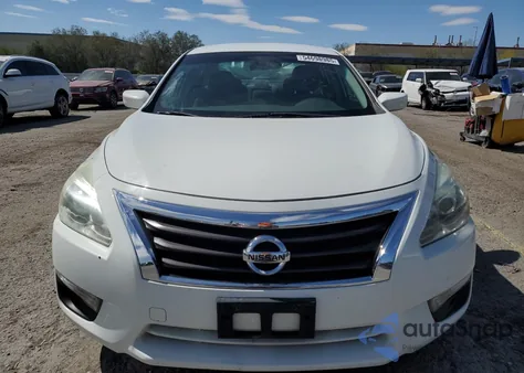 2015 Nissan Altima 2.5 из США, поврежденный, VIN 1N4AL3AP8FN404643